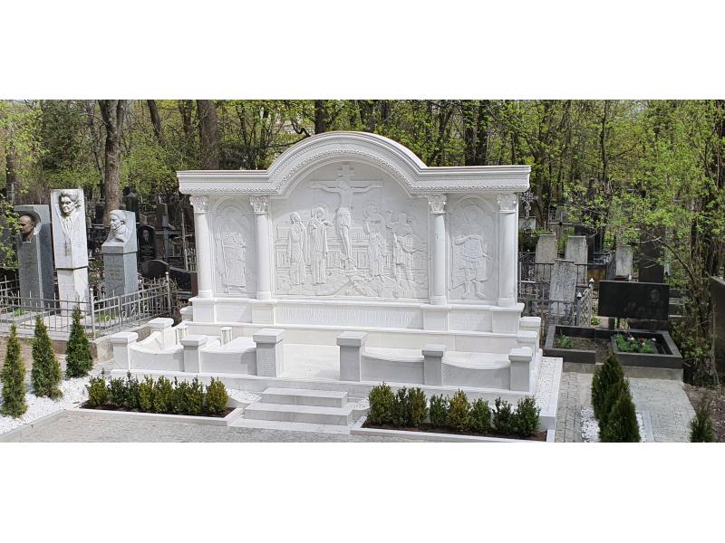 Мемориал из мрамора Байковое кладбище